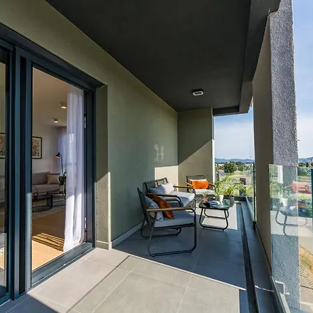 New Luxury Leonarda Apartment