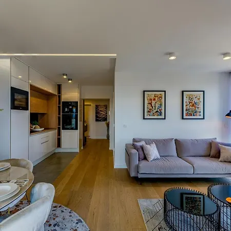 New Luxury Leonarda Apartment *