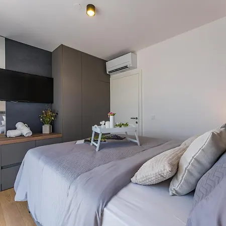 New Luxury Leonarda Apartment *